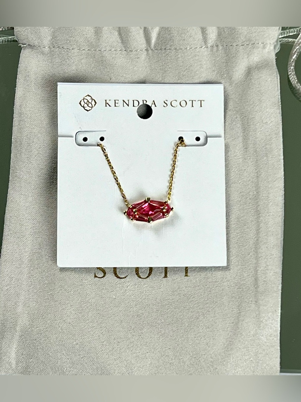 Kendra Scott Lindy Rae Elisa Gold Short Pendant Necklace - Picture 4 of 7